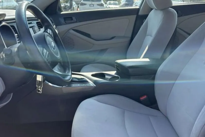 2015 Kia Optima LX photo 1