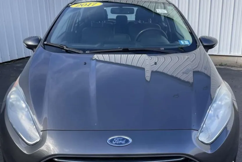 2017 Ford Fiesta Titanium photo 1