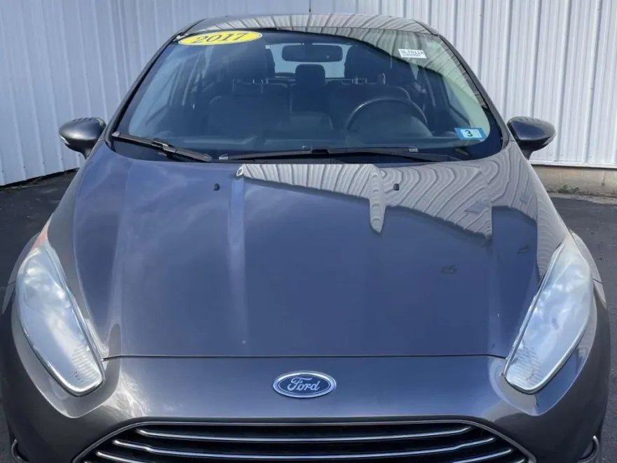2017 Ford Fiesta Titanium photo 1