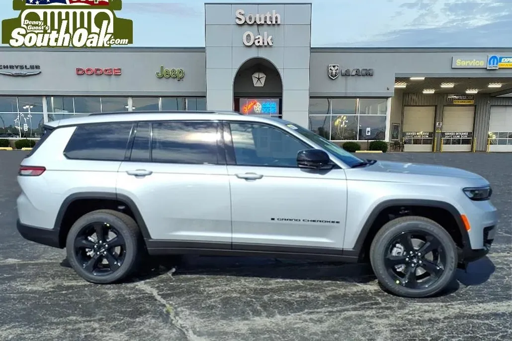 2025 Jeep Grand Cherokee Altitude X photo 1