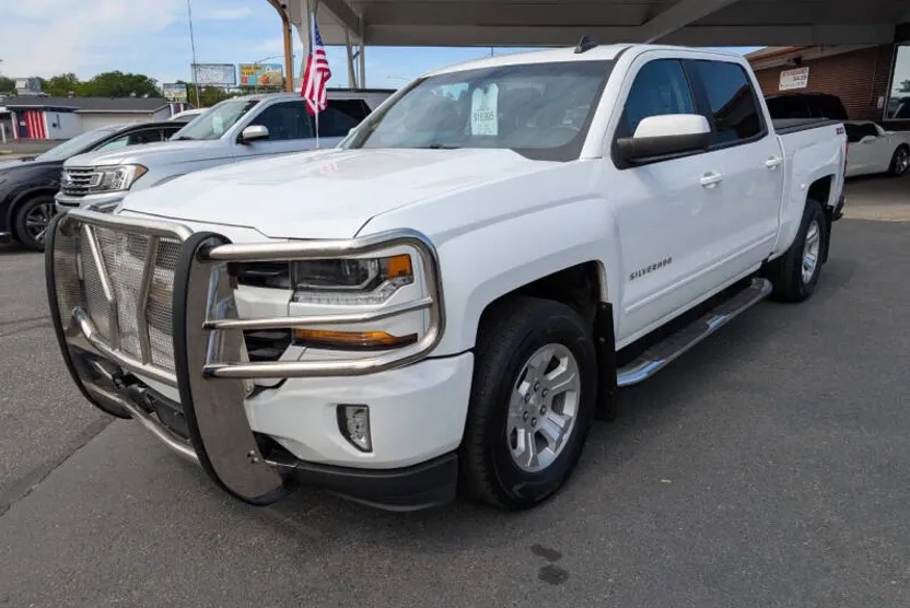 2016 Chevrolet Silverado 1500 LT photo 1