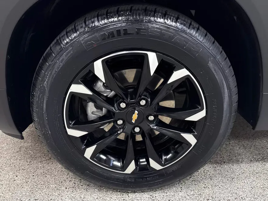 2023 Chevrolet Trailblazer LT photo 1