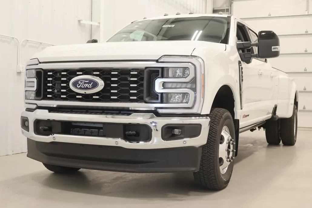 2025 Ford F-350 photo 1