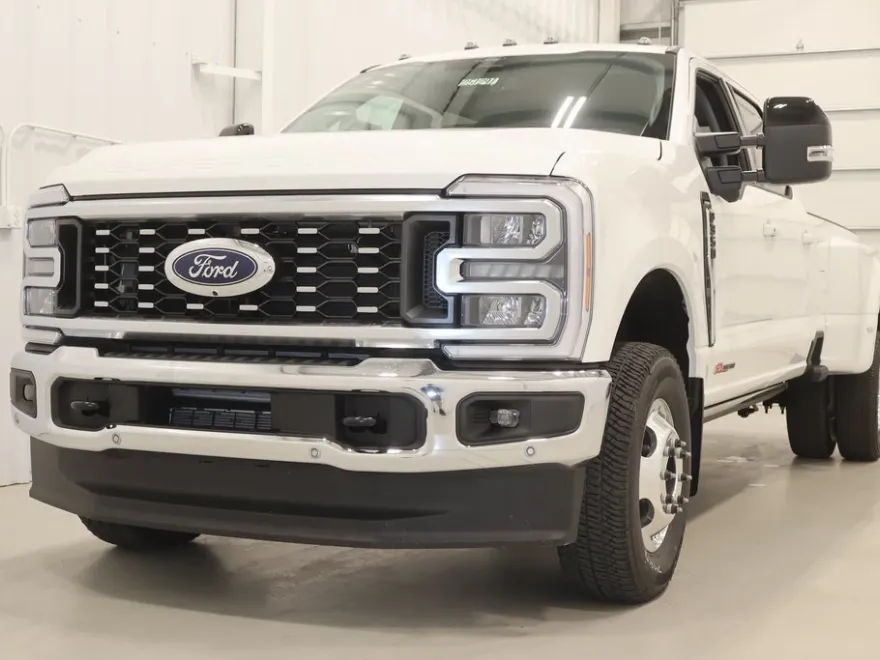 2025 Ford F-350 photo 1