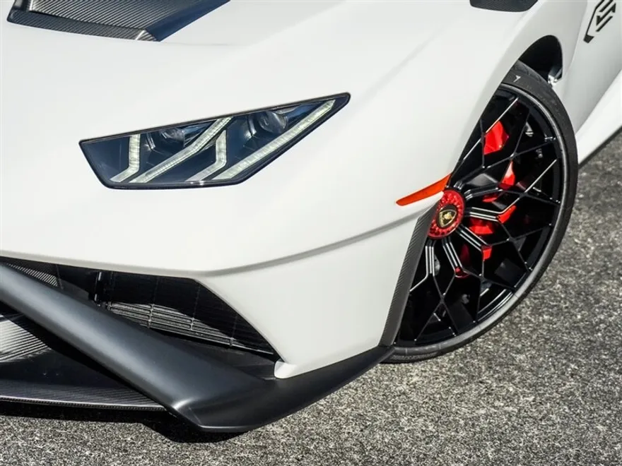 2021 Lamborghini Huracan STO photo 2