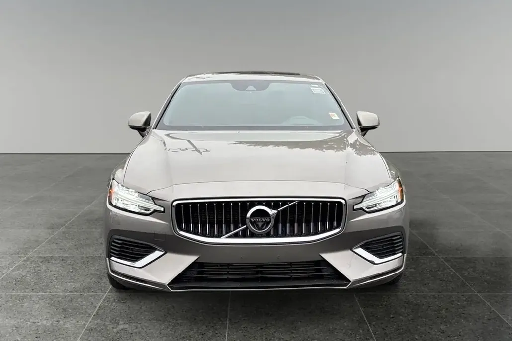2019 Volvo S60 T8 Inscription photo 1