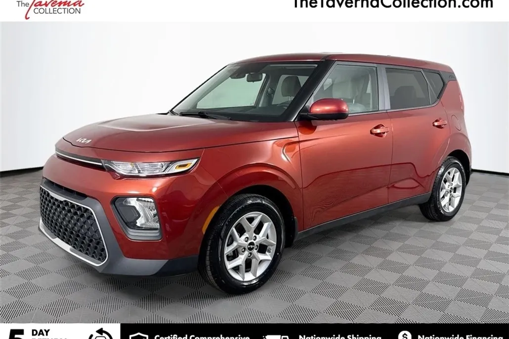 2022 Kia Soul LX photo 1