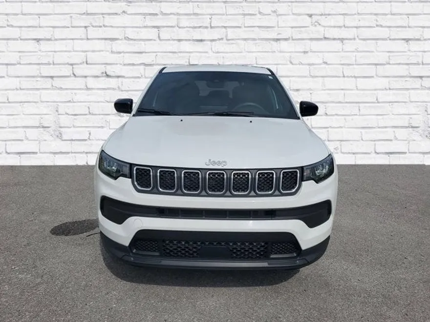2023 Jeep Compass Sport photo 1