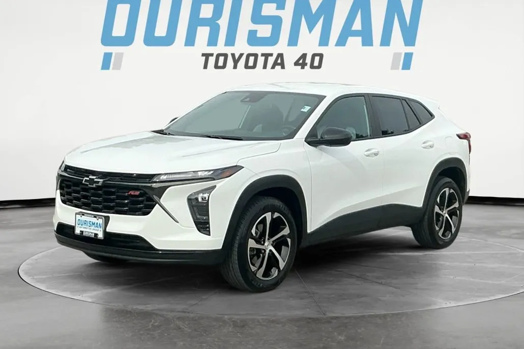 2024 Chevrolet Trax photo 1