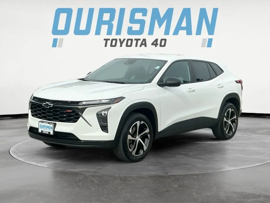 2024 Chevrolet Trax photo 1