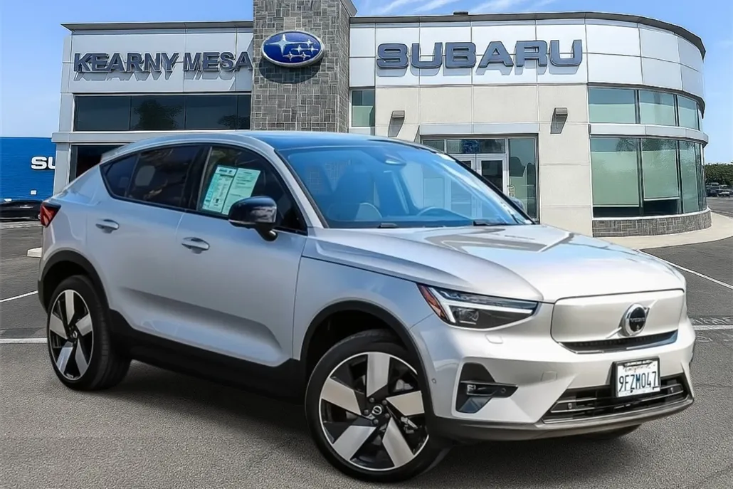 2023 Volvo C40 Recharge Ultimate photo 1