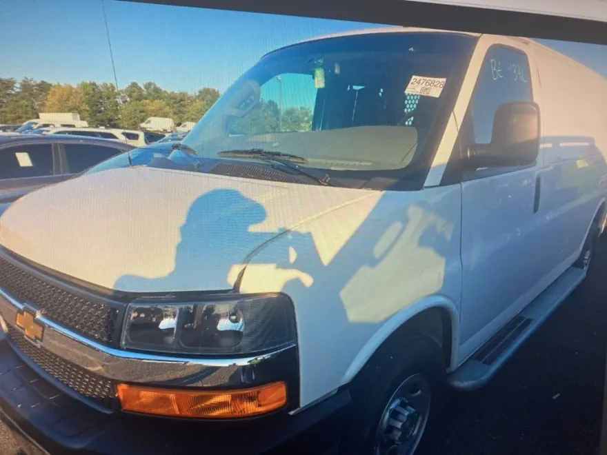 2024 Chevrolet Express 2500 Work Cargo Van photo 1