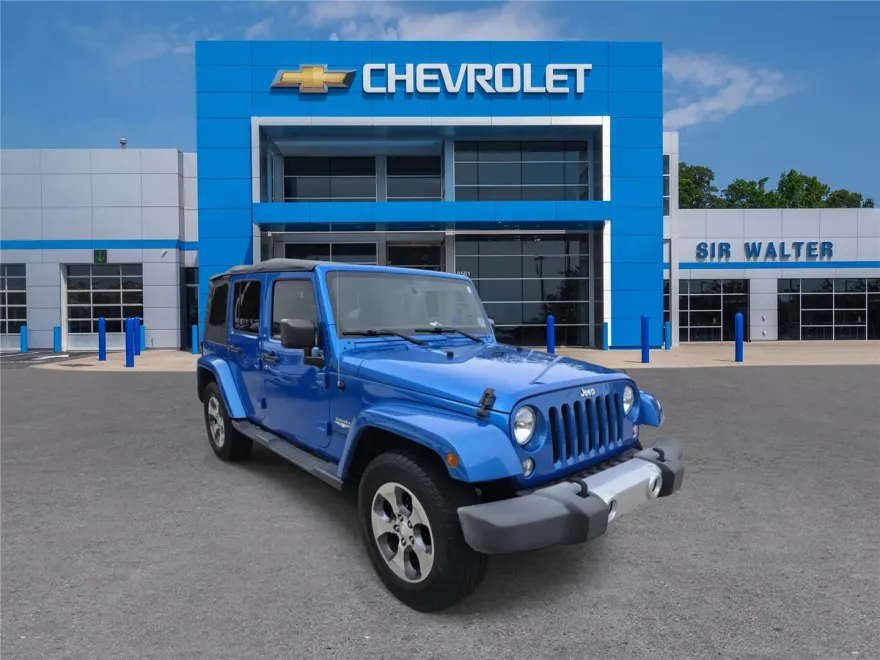 2015 Jeep Wrangler Unlimited Sahara photo 1
