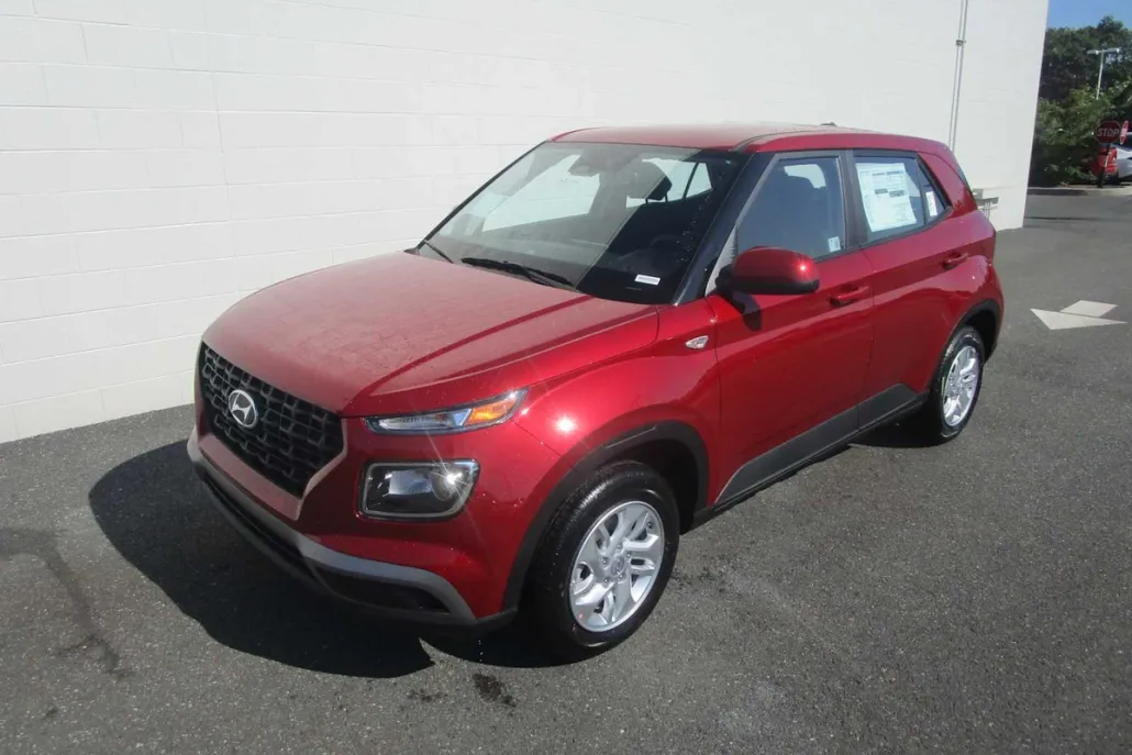2025 Hyundai Venue SE photo 1