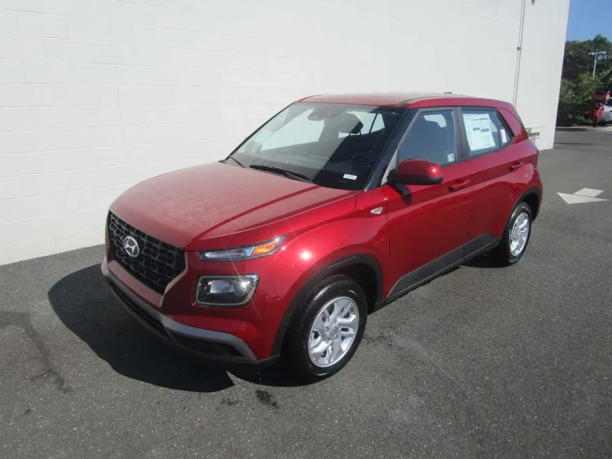 2025 Hyundai Venue SE photo 1