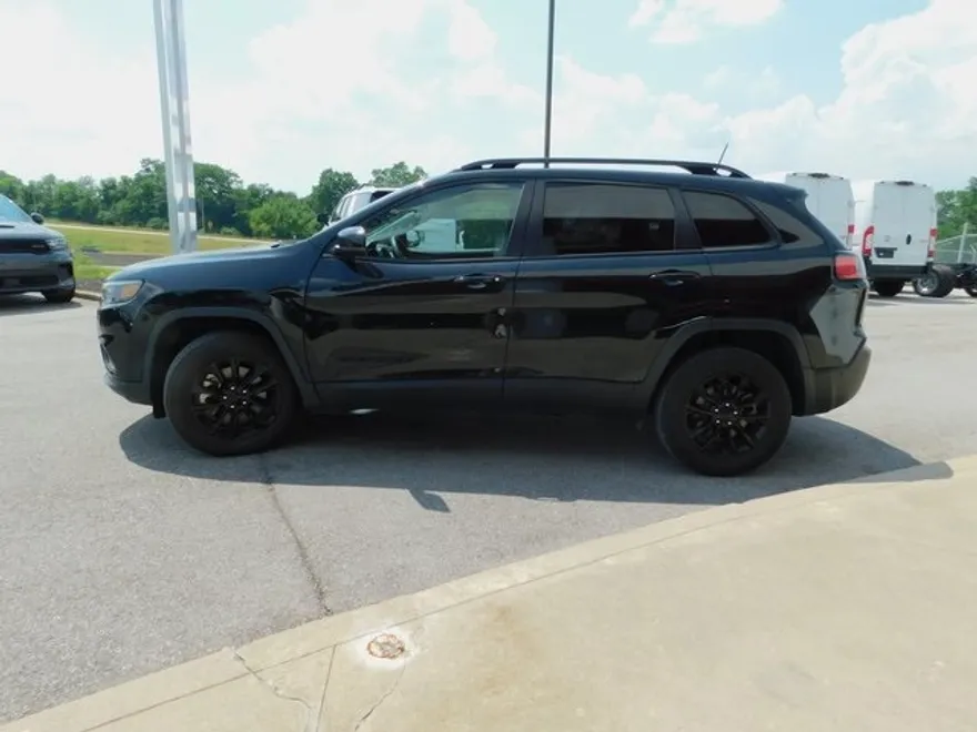 2023 Jeep Cherokee Altitude photo 1