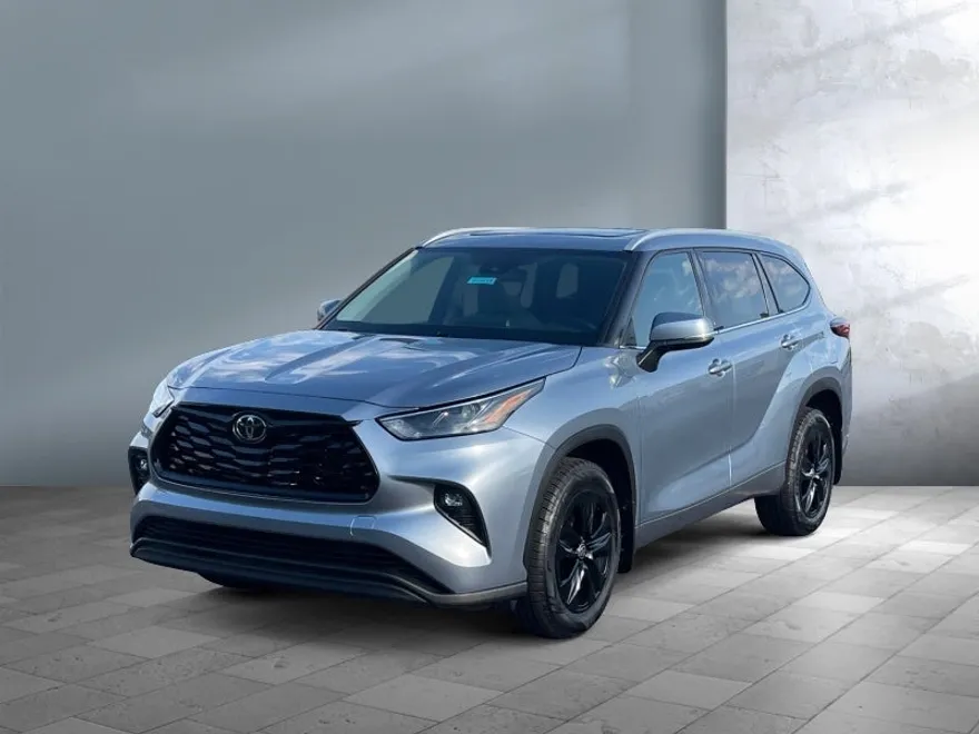 2022 Toyota Highlander XLE photo 1