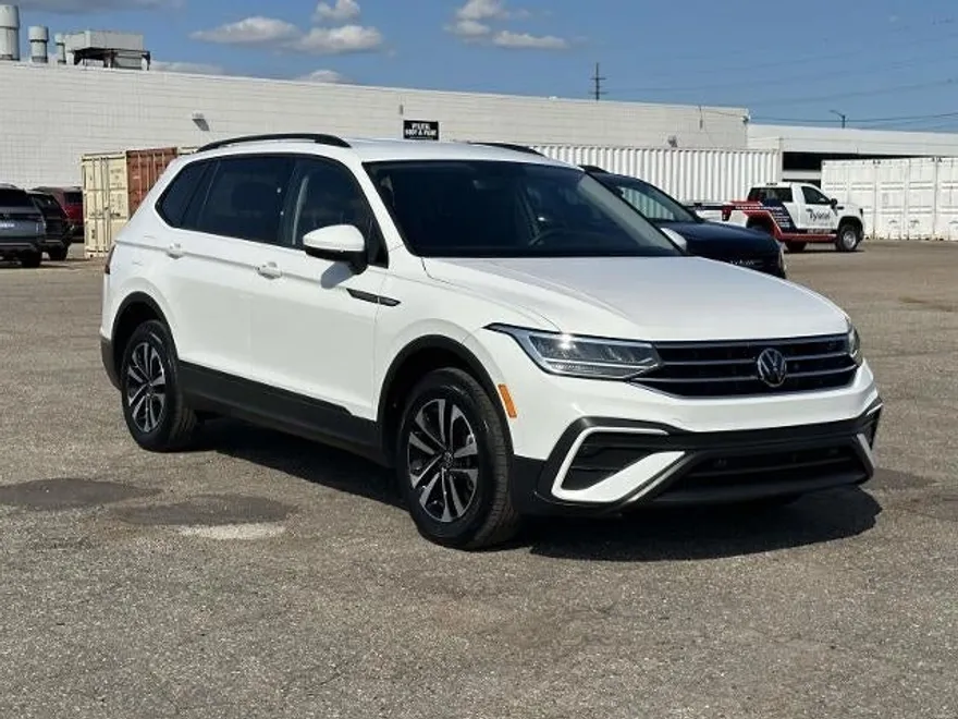 2023 Volkswagen Tiguan S photo 1