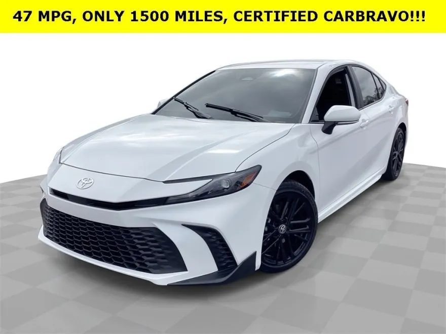 2025 Toyota Camry SE photo 1