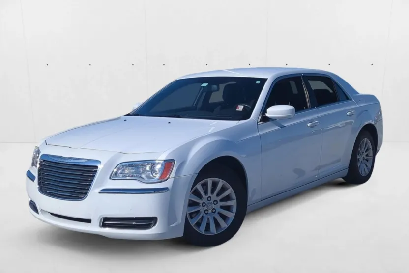 2012 Chrysler 300 Base Limited photo 1