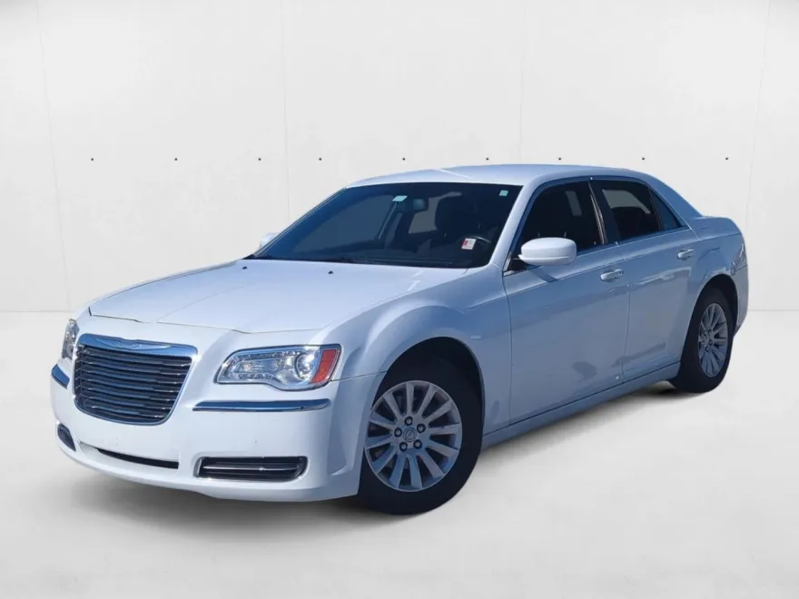 2012 Chrysler 300 Base Limited photo 1