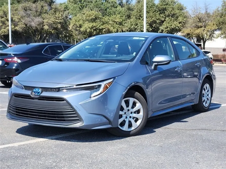 2025 Toyota Corolla Hybrid LE photo 1