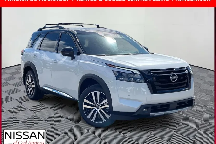2025 Nissan Pathfinder Platinum photo 1