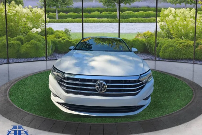 2021 Volkswagen Jetta SE R-Line photo 1