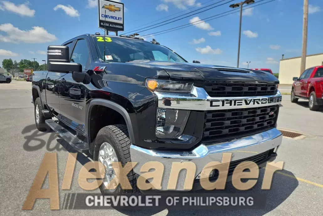2023 Chevrolet Silverado 2500HD LT photo 1