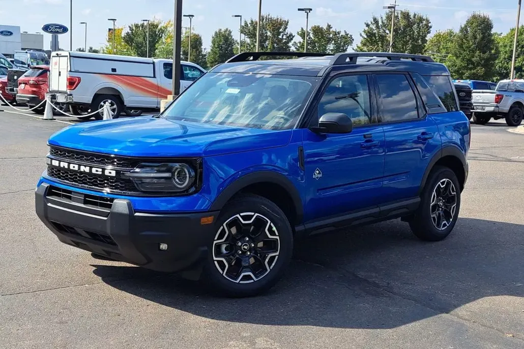 2025 Ford Bronco Sport Outer Banks photo 1