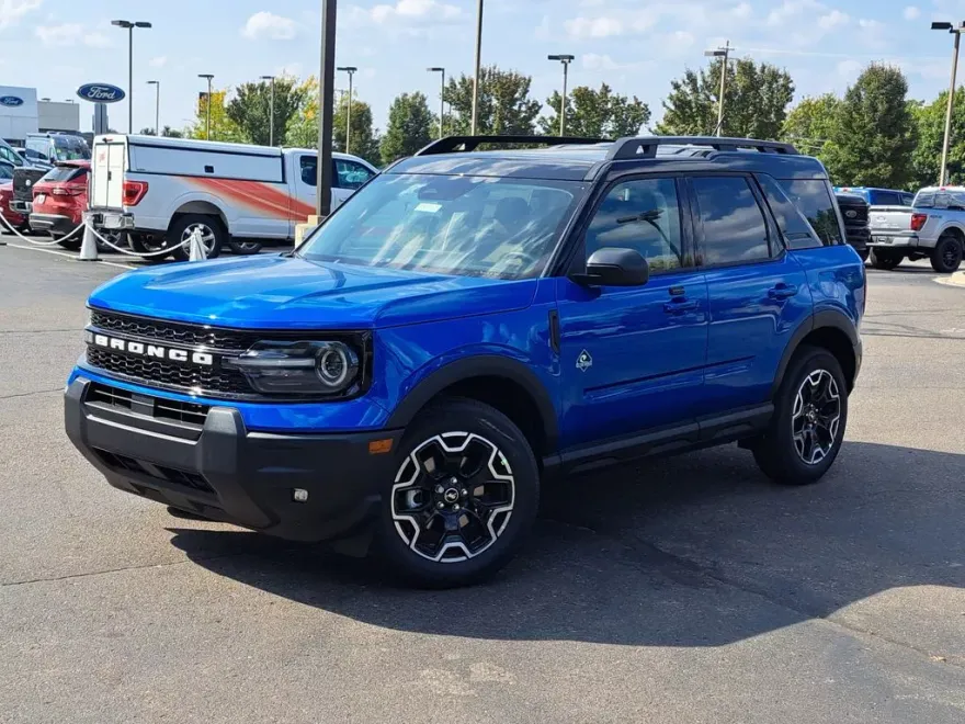 2025 Ford Bronco Sport Outer Banks photo 1