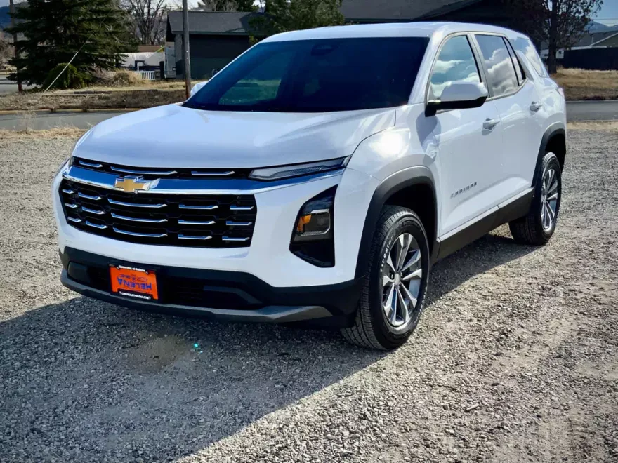 2025 Chevrolet Equinox LT photo 1