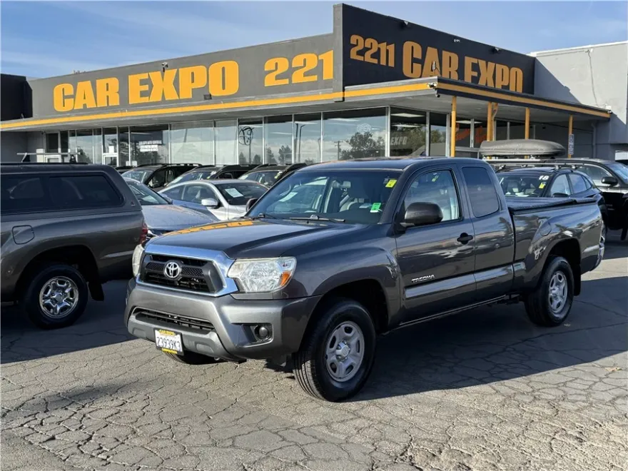 2014 Toyota Tacoma Access Cab SR5 photo 1