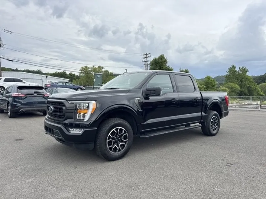 2023 Ford F-150 XLT photo 1