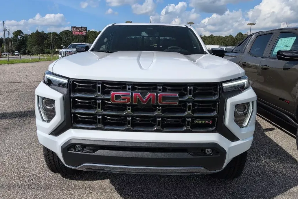 2025 Gmc Canyon AT4 photo 1