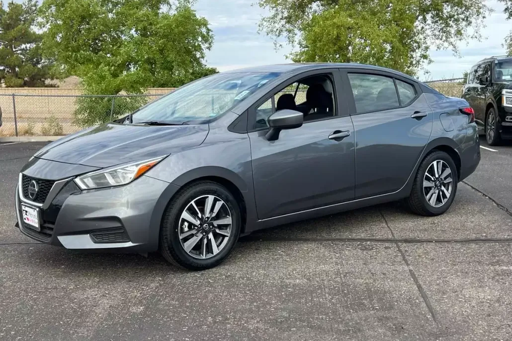 2022 Nissan Versa 1.6 SV photo 1
