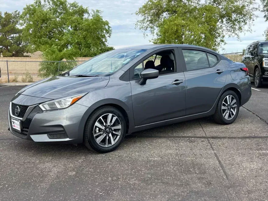 2022 Nissan Versa 1.6 SV photo 1