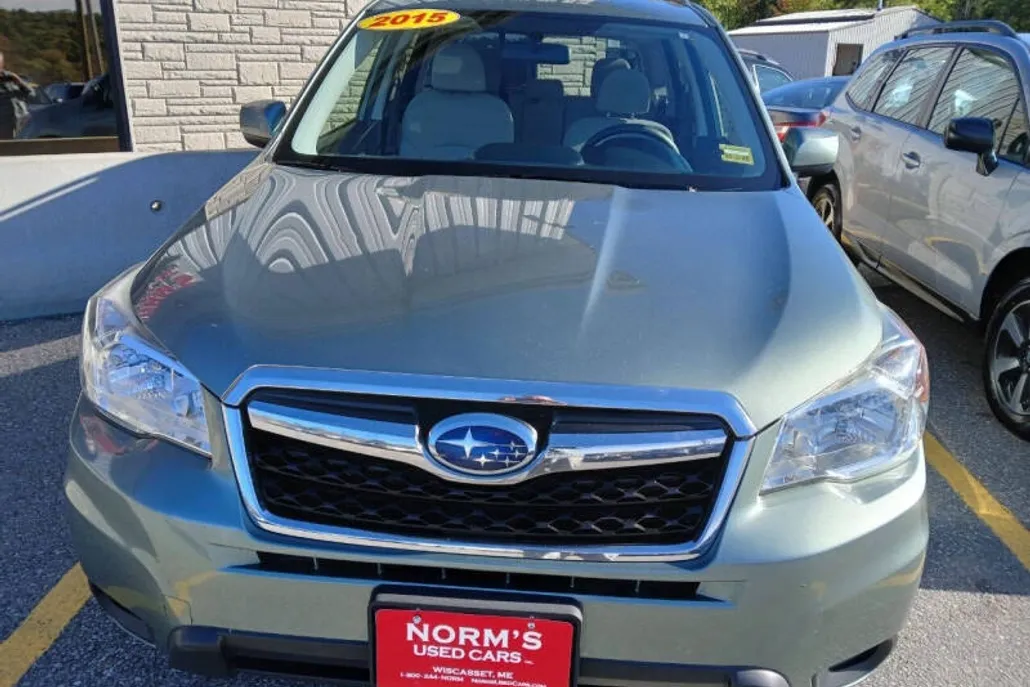 2015 Subaru Forester 2.5i Premium photo 1