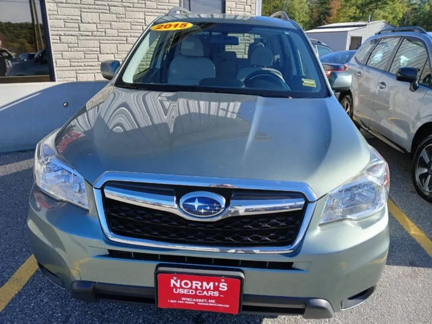 2015 Subaru Forester 2.5i Premium photo 1