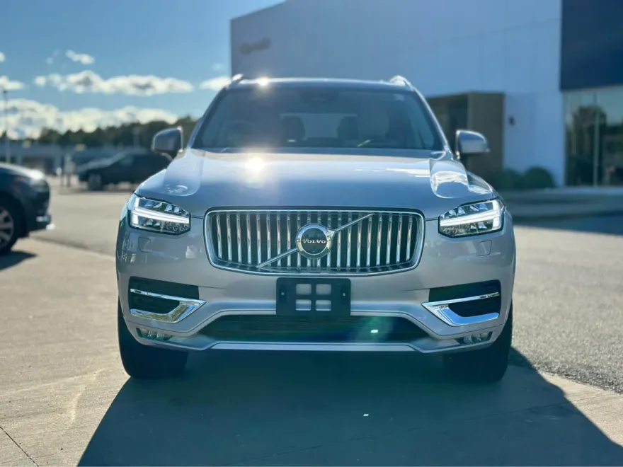 2024 Volvo XC90 B5 Plus photo 1