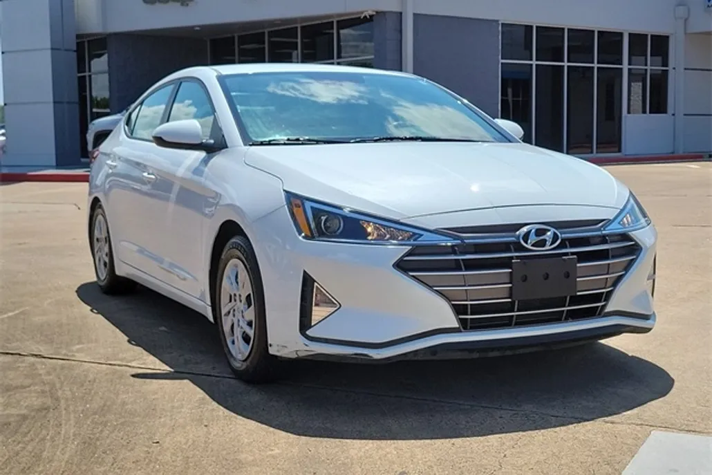 2020 Hyundai Elantra SE photo 1