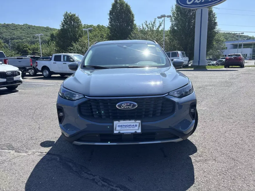 2025 Ford Escape photo 1