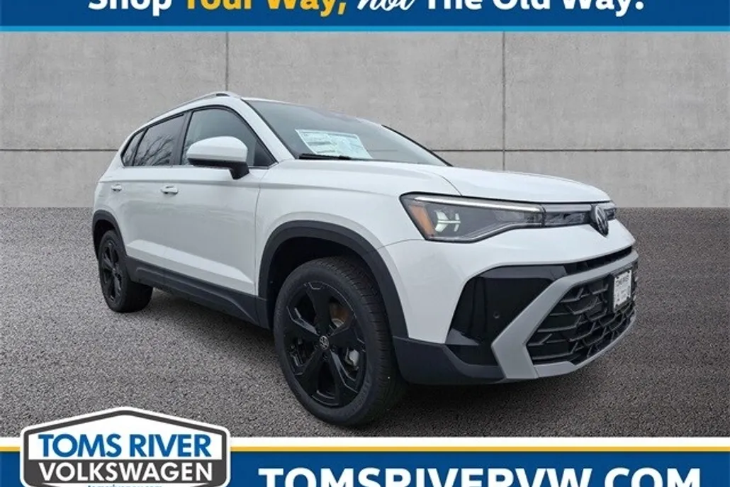 2025 Volkswagen Taos SEL photo 1