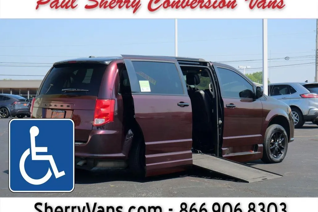 2019 Dodge Grand Caravan SXT photo 1