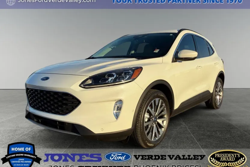 2021 Ford Escape Hybrid Titanium photo 1