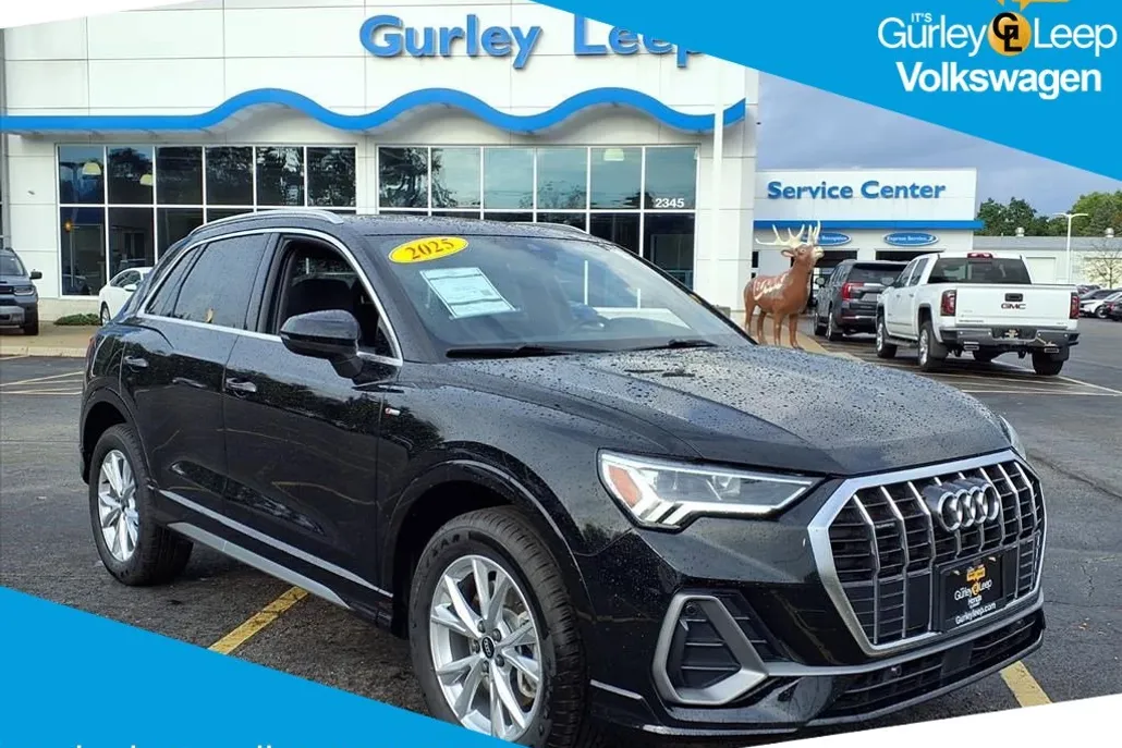 2024 Audi Q3 S line Premium Plus photo 1