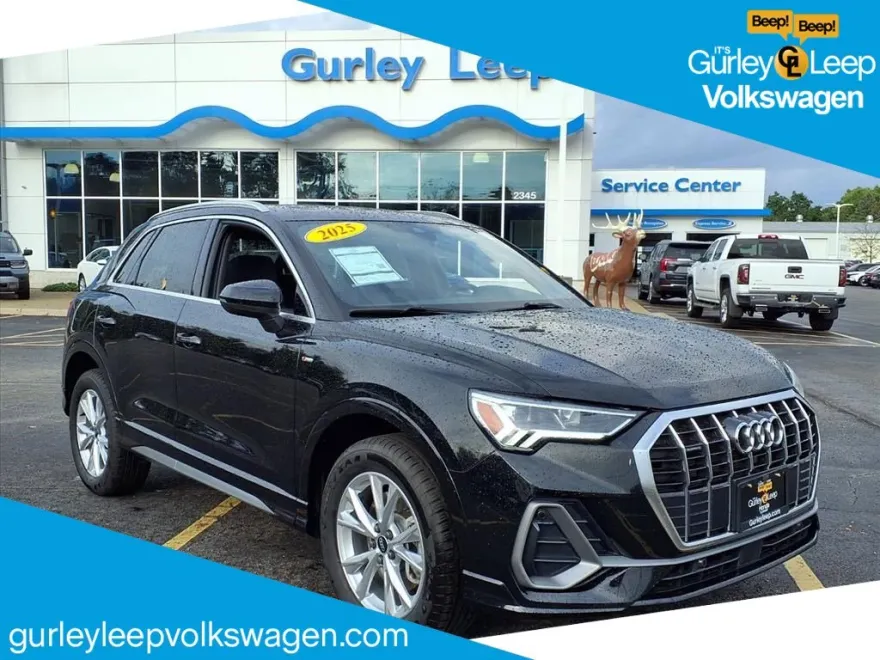 2024 Audi Q3 S line Premium Plus photo 1