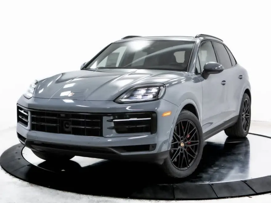 2025 Porsche Cayenne S photo 1