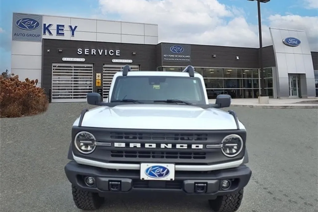2024 Ford Bronco Black Diamond photo 1