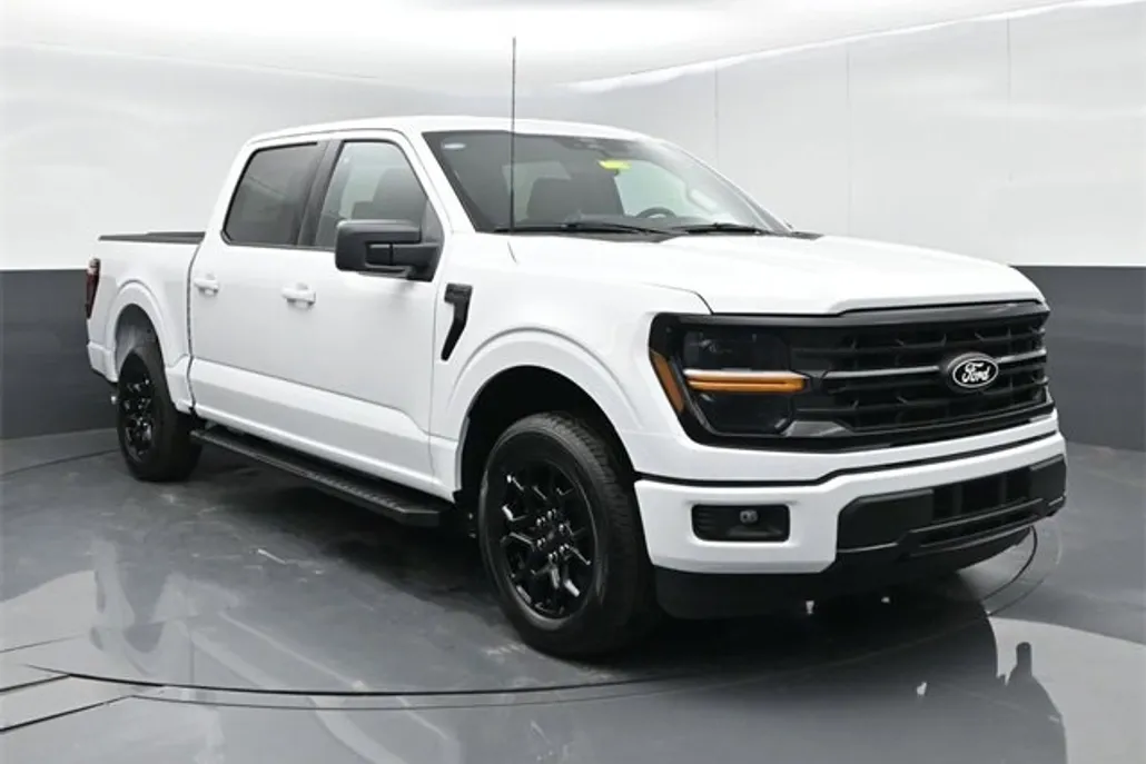2025 Ford F-150 XLT photo 1